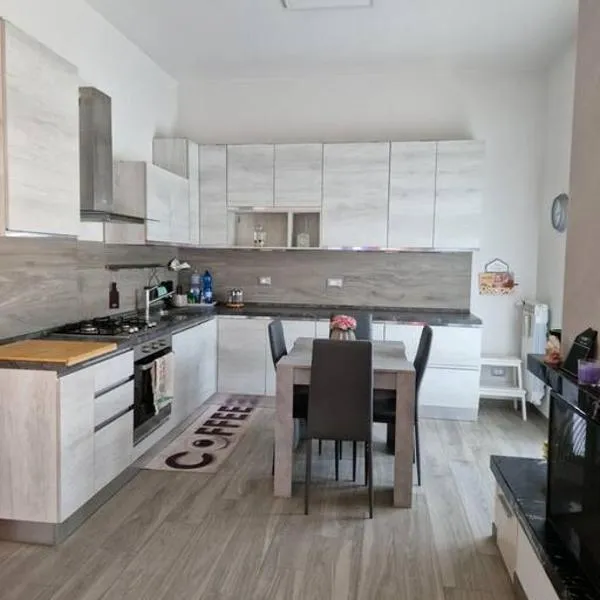 Susy's Home Appartamento in centro, hotel v mestu Corchiano