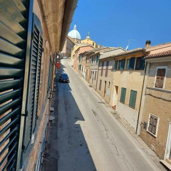 Casa nel centro storico a Loreto, 2 km dal mare, hotel Loretóban