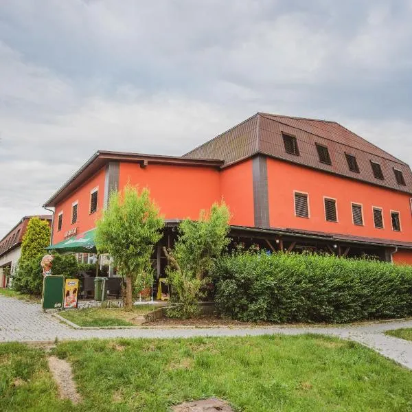 Pension Věžka: Šternberk şehrinde bir otel