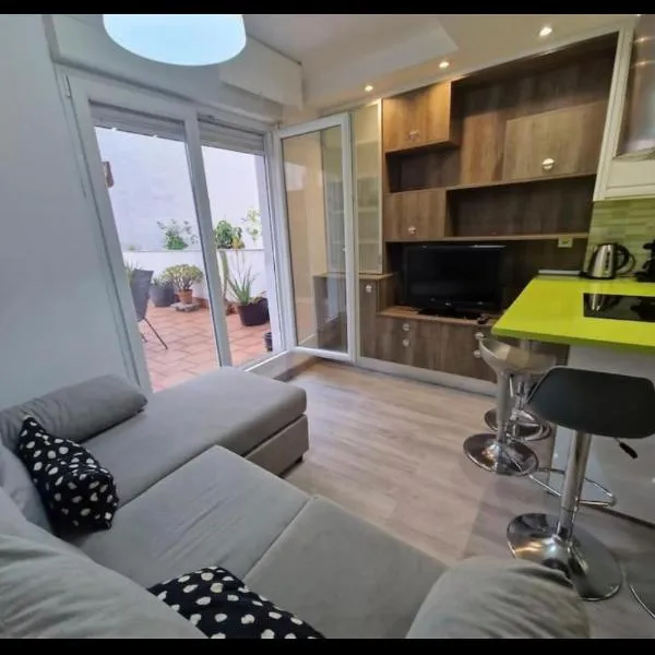 Apartamento con terraza y parking, hotel en Gijón