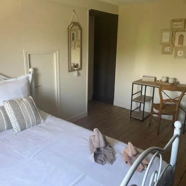Chambre d'hôtes Charleville-Mézières, ξενοδοχείο στη Σαρλβίλ-Μεζιέρ