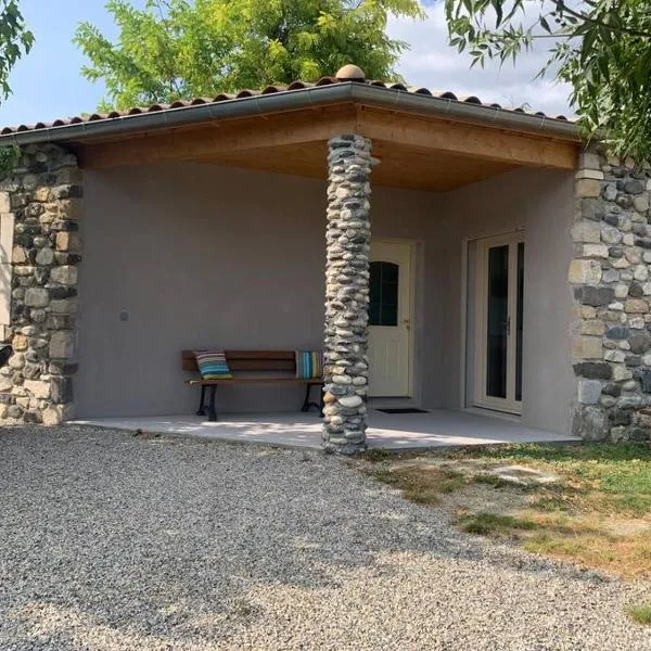 gîte de Champoulas, hotel v destinaci Saint-Martin-le-Supérieur