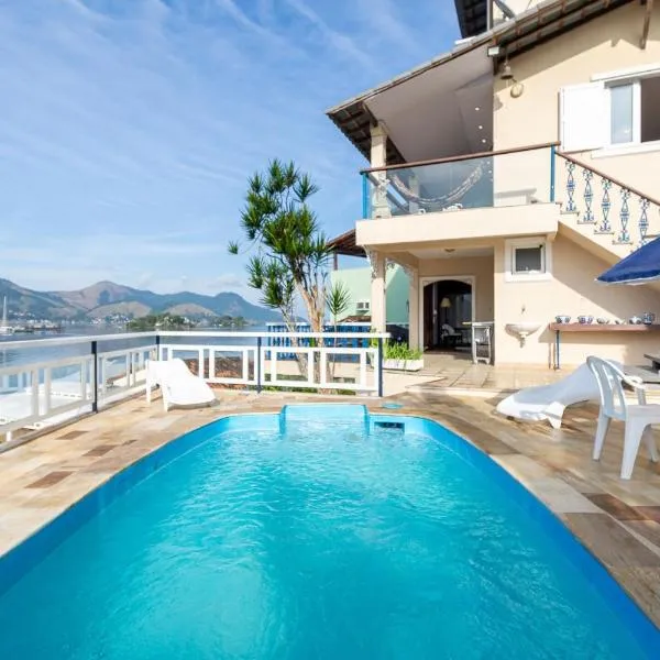 Magnífica casa, com praia particular, em Angra