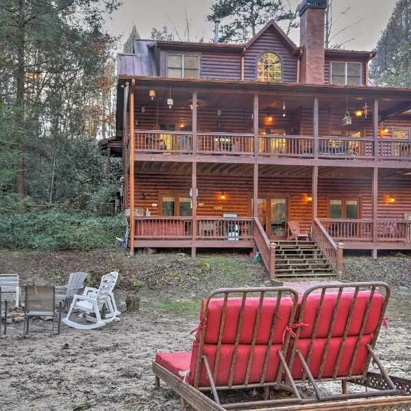 Private Cartecay River Home w/ Hot Tub & Game Room, hotel in Ellijay