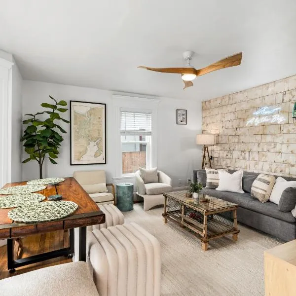 A by the Bay - Stunning Seaside Apartment, hotel di Gloucester