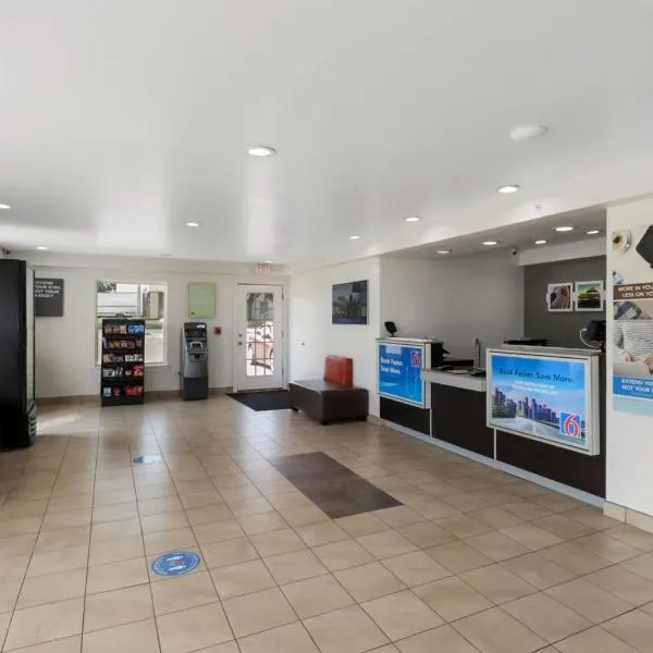 Studio 6-Bryan, TX - University Area, hotel in Bryan