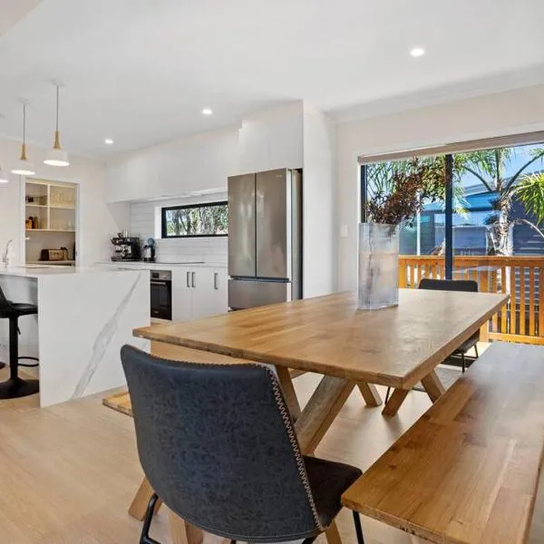 Another on Leo, hotel v destinaci Waihi Beach