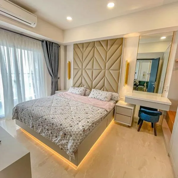 Brand new 2BR Empire Tower - Podomoro City, hotel in Medan