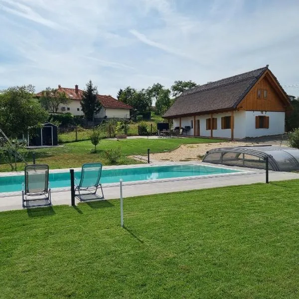 Akácfa Vendégház, Hotel in Pákozd