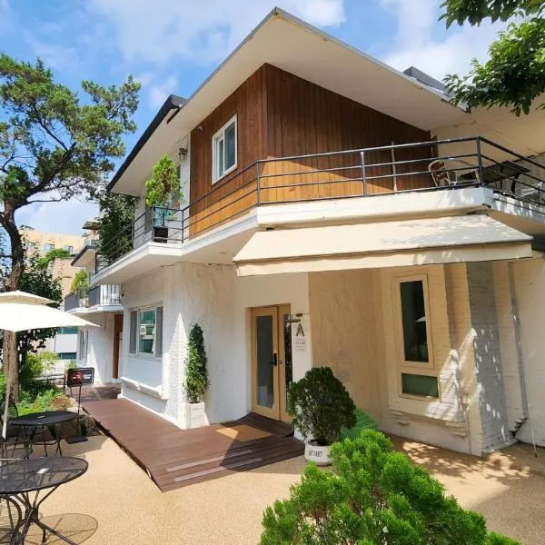 OYO Myeongdong 5 Lodge, hotel v Soulu