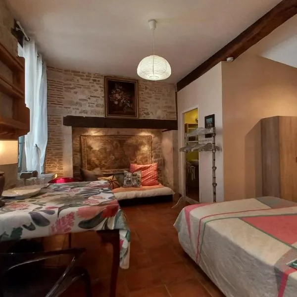 Oh P'tit Rapporteur, hotel v destinaci Montcuq