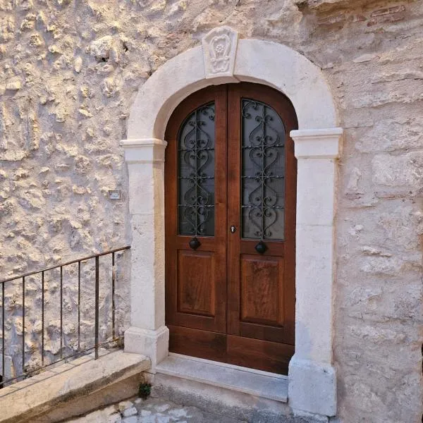 DESTASU' Apartments, hotel v destinaci Castel del Monte