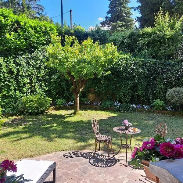 Casa Vacanze VIAGGI DIPINTI, hotel en Monterenzio