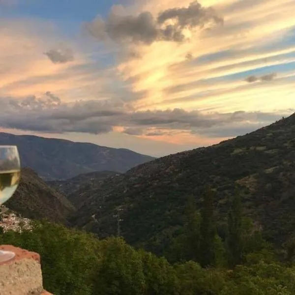 Casa Mirador Bubion, Large Terrace & Amazing Views, Hotel in Bubión