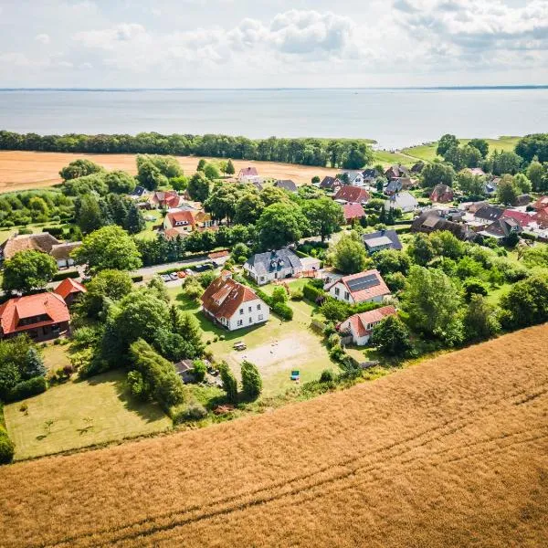 Pension Schwalbenhof, hotel in Klausdorf Mecklenburg Vorpommern