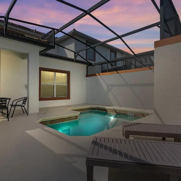 Amazing 5 Bedrooms4 BathsPool at Storey Lake Resort, hotel in Kissimmee