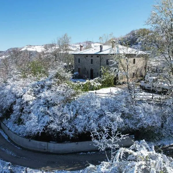 Raggio Campacci di Sacchetti Vanessa, hotel v destinaci Rovereti