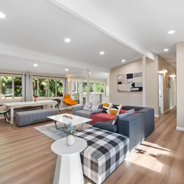 Stylish & Spacious Retreat in Downtown Bellevue, hotel in Bellevue