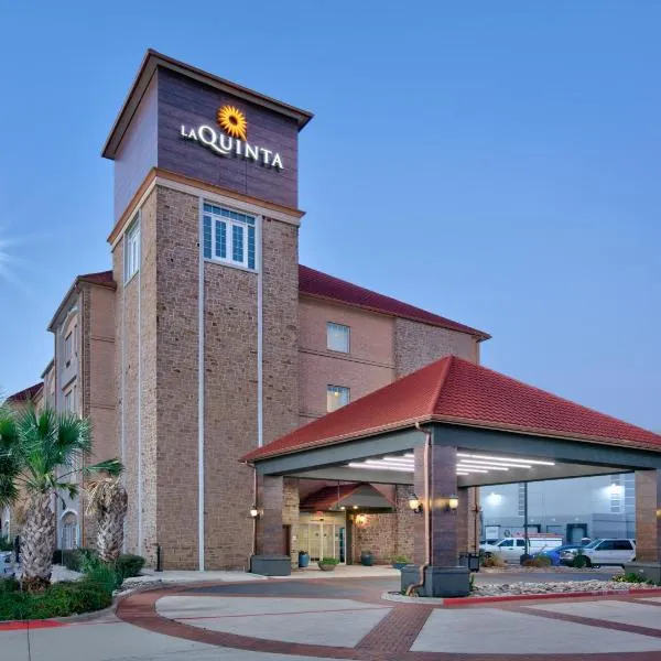 La Quinta Inn & Suites by Wyndham South Dallas - Hutchins, hotel v destinaci Hutchins