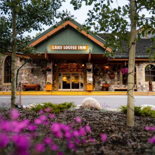 Lake Louise Inn, hotel in Field