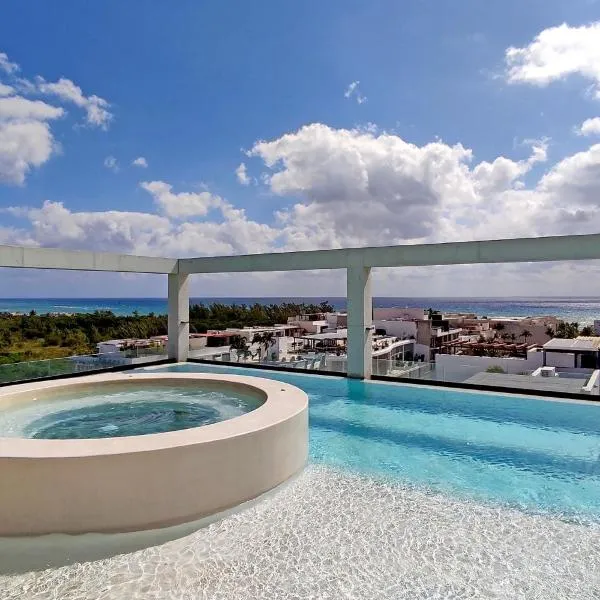 Beautiful 2 Story loft near the beach, hotel in Playa del Carmen