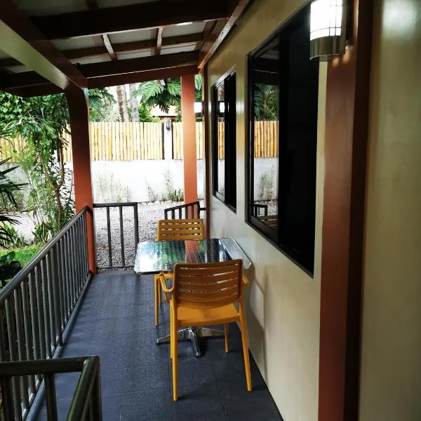 Marianita's cottages, hotel in Balbagon