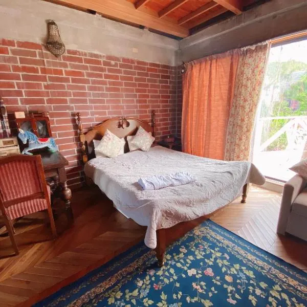 猫とピアノと星空のリゾートブティックコテージ -Starry Forest Cottage Okinawa-, hotel v destinaci Onna