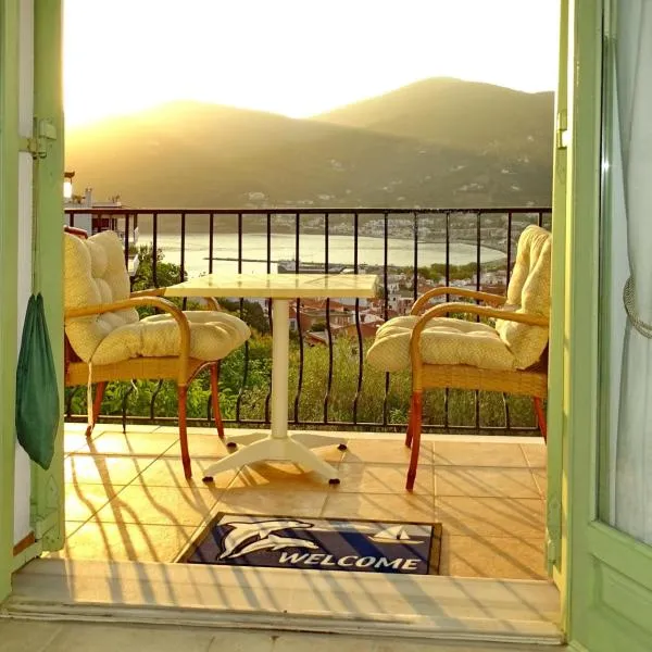 Marchie's Place - Spacious one bedroom apartment for rent on Skopelos Island, hotel in Skopelos Town