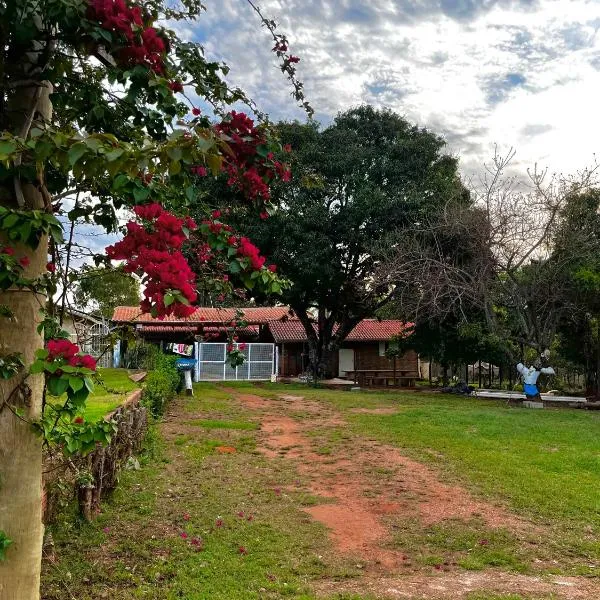 Pousada Coqueiros, hotel v destinaci Delfinópolis