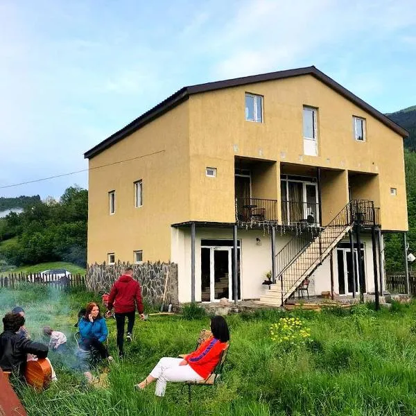 The glow of the mountain, hotel in Tsvirmi