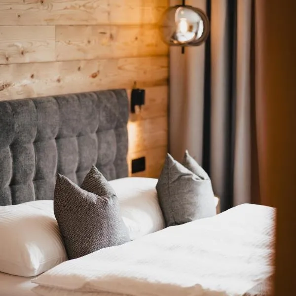 Stoacherhof Apartments, hotel in Matrei am Brenner