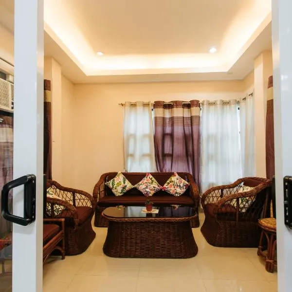 Bahay Ni Kikay Vacation Rental - WiFi Included, hotel in General Santos