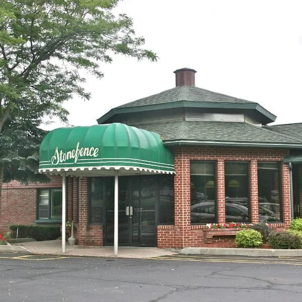 Stone Fence Resort, hotel in Ogdensburg