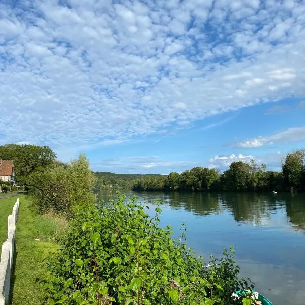 La Seine, entre rivière et forêt de Fontainebleau、ボワ・ル・ロワのホテル