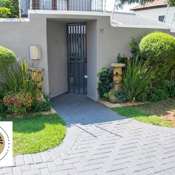 Stay @ Honeytree, hotel v destinaci Edenvale