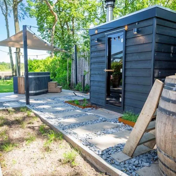 Bed & outdoor wellness - natuurhuisje Oisterwijk、オーイステルウェイクのホテル