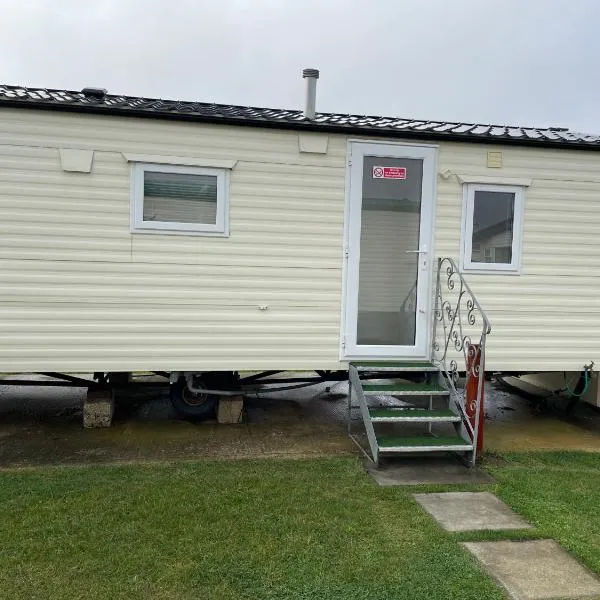 Emeralds caravan lettings、セルジーのホテル