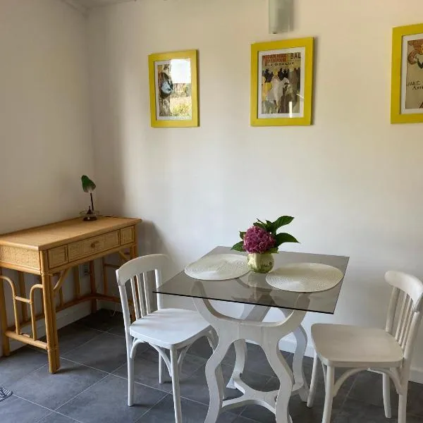Le Cube, hotel em Marans