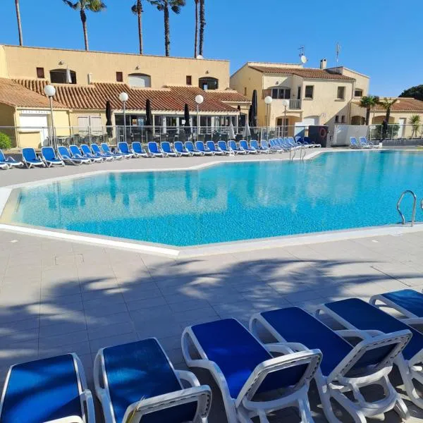 STUDIO CLIMATISE box 5 G Résidence Odalys Saint Loup, piscine ,parking privé et superette 25, hotel in Cap d'Agde