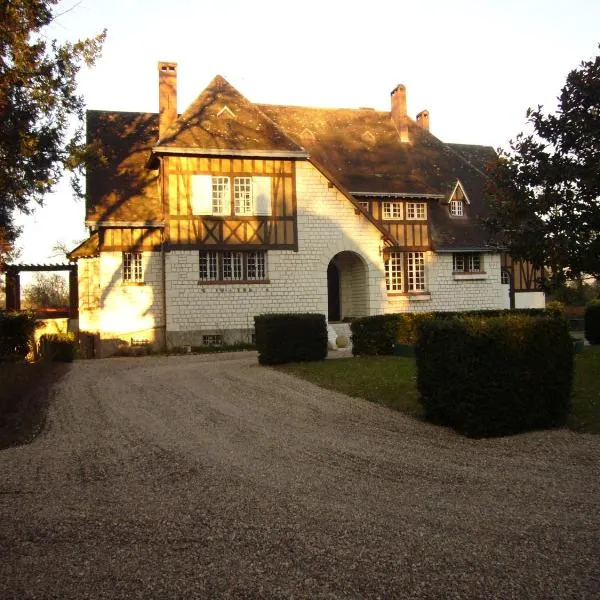 Le Manoir du coeur volant B&B: Saint-Aignan şehrinde bir otel