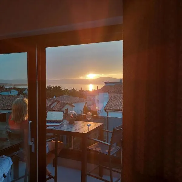 Penthouse Rosa, hotel v destinaci Malinska