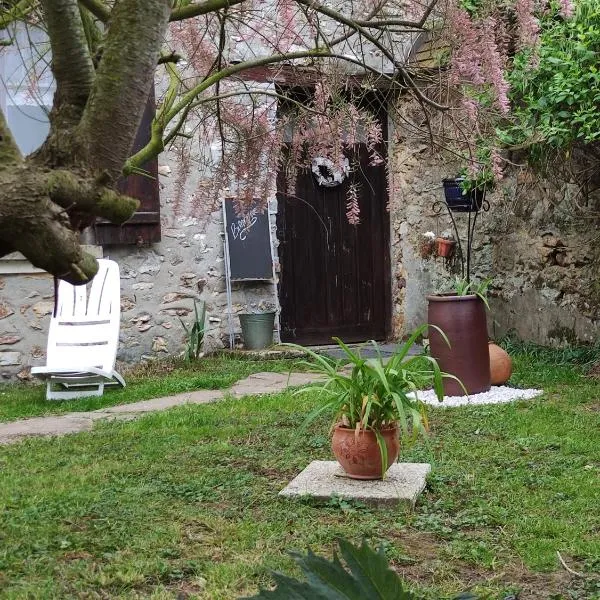Le cottage de Mercey، فندق في Mercey