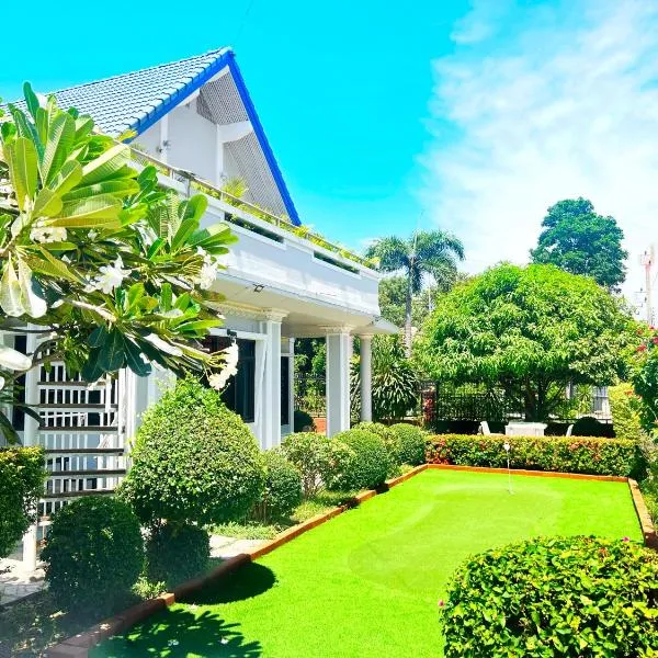 #Heritage Villa in Pattaya with Mini Golf, Massive Swimming Pool, Pet- Friendly, готель у місті Ban Huai Yai