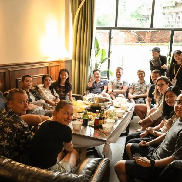 SONDERIA Lazybones Hostel, hotelli kohteessa Chengdu