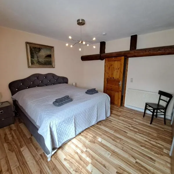 Schloss Hilbringen Gesindewohnungen, hotel u gradu Mercig