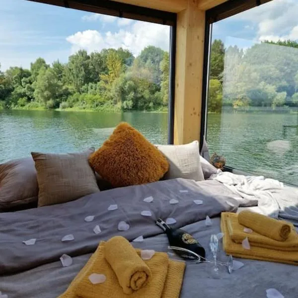 AQUACHILL houseboat & wellness, hotell i Liptovský Trnovec