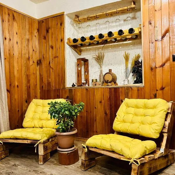 ECO guest house, hotel v destinaci Berd