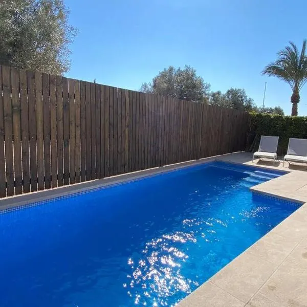 Villa Alegre - 2 bed villa with private heated pool on Mar Menor Golf - family friendly、Las Pedreñasのホテル
