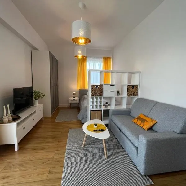 R HOUSE - brand new apartments with patio and garage, hotel ve Varšavě
