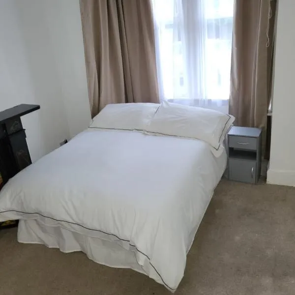 Affordable rooms in Gillingham、ジリンガムのホテル
